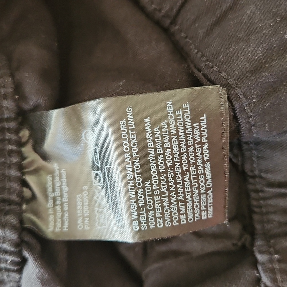 H & M Shorts - Picture 3 of 6